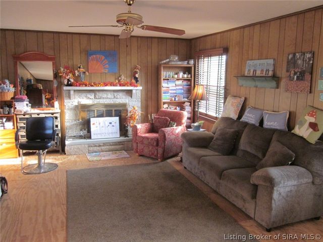 102 Maevi Drive, New Albany, IN 47150