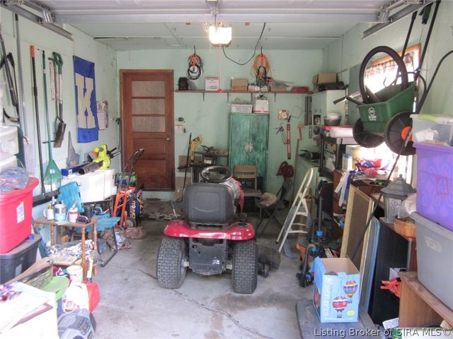 102 Maevi Drive, New Albany, IN 47150