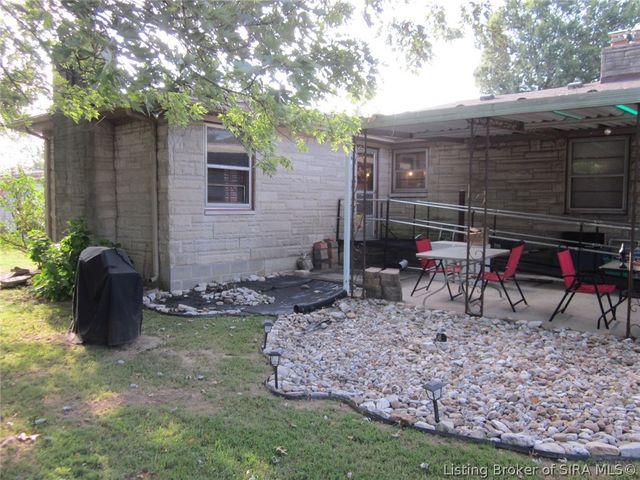 102 Maevi Drive, New Albany, IN 47150