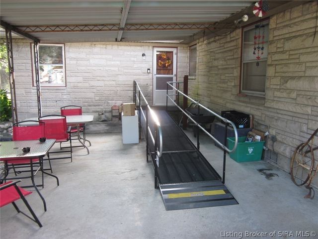 102 Maevi Drive, New Albany, IN 47150