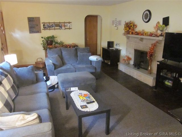 102 Maevi Drive, New Albany, IN 47150