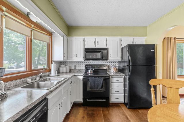 8223 Queen Avenue N, Brooklyn Park, MN 55444
