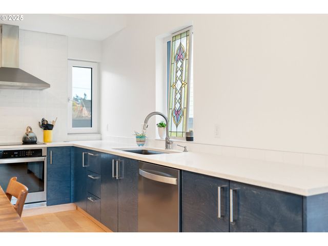 620 Ne 61ST Pl, Portland, OR 97213