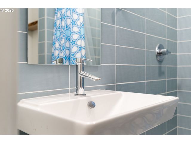 620 Ne 61ST Pl, Portland, OR 97213