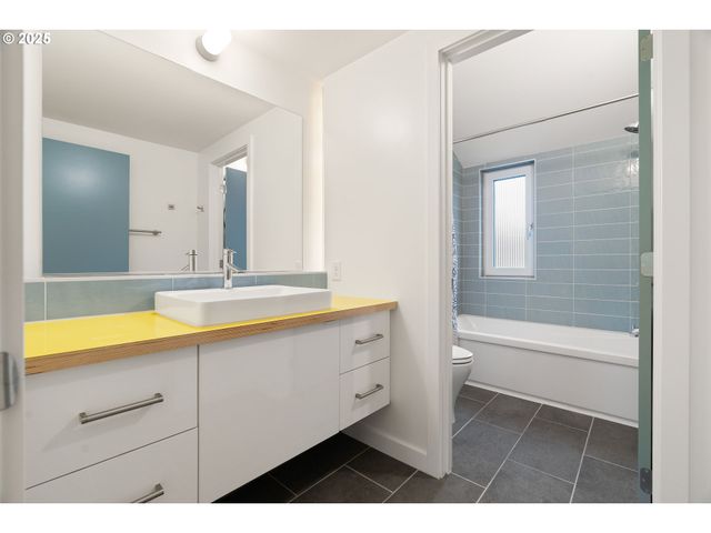 620 Ne 61ST Pl, Portland, OR 97213