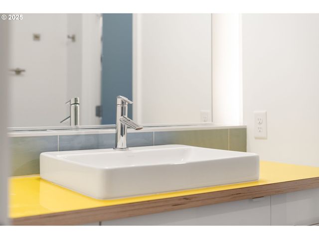 620 Ne 61ST Pl, Portland, OR 97213