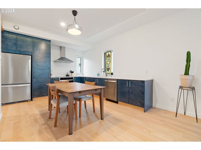 620 Ne 61ST Pl, Portland, OR 97213