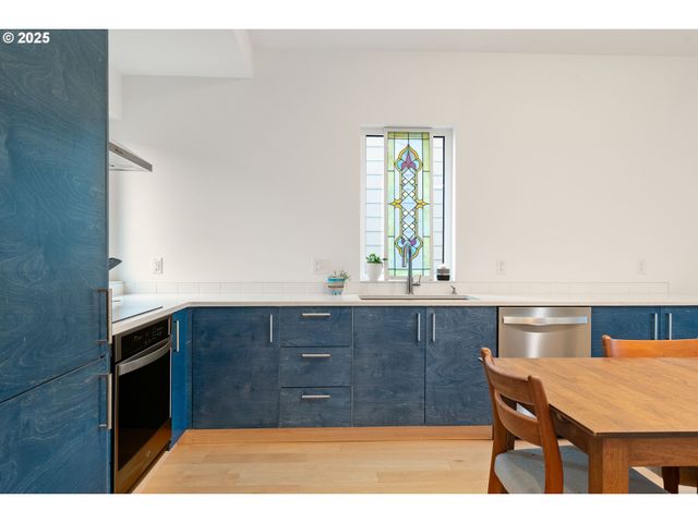 620 Ne 61ST Pl, Portland, OR 97213