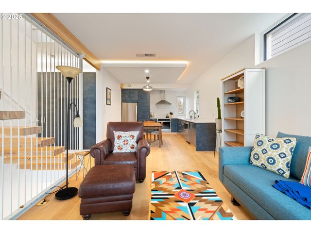 620 Ne 61ST Pl, Portland, OR 97213