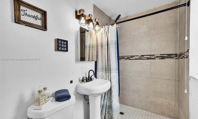 1501 NE 3rd Ave, Fort Lauderdale, FL 33304