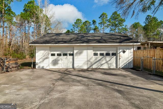 175 Oak Lake Drive, Hinesville, GA 31313