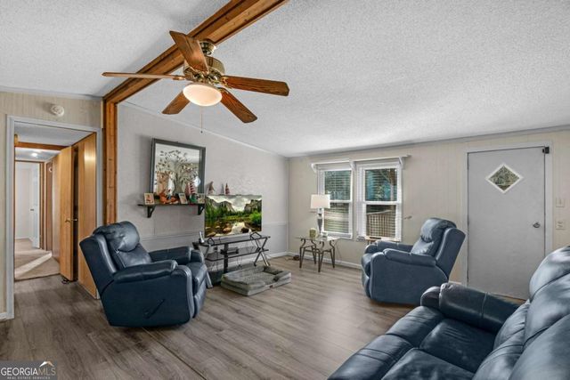 175 Oak Lake Drive, Hinesville, GA 31313