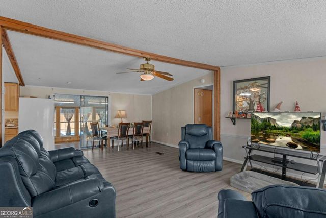 175 Oak Lake Drive, Hinesville, GA 31313