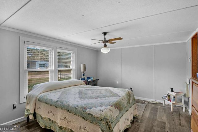 175 Oak Lake Drive, Hinesville, GA 31313