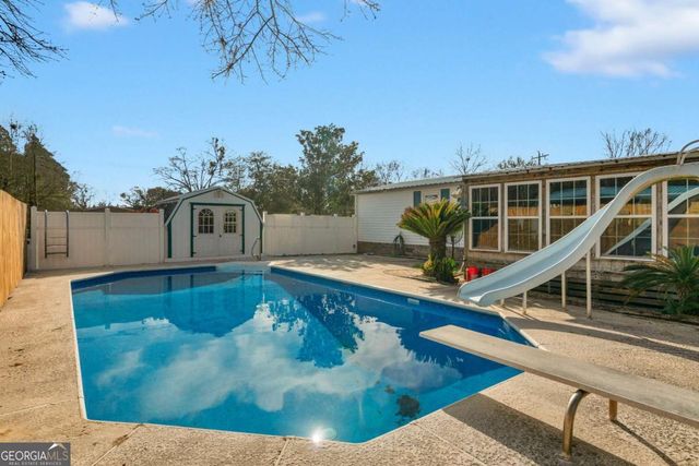 175 Oak Lake Drive, Hinesville, GA 31313