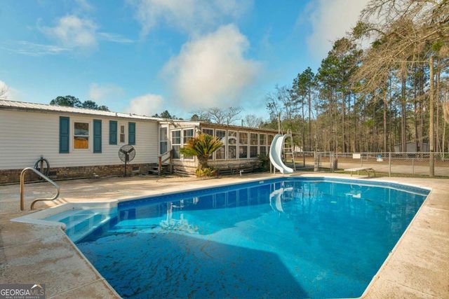 175 Oak Lake Drive, Hinesville, GA 31313