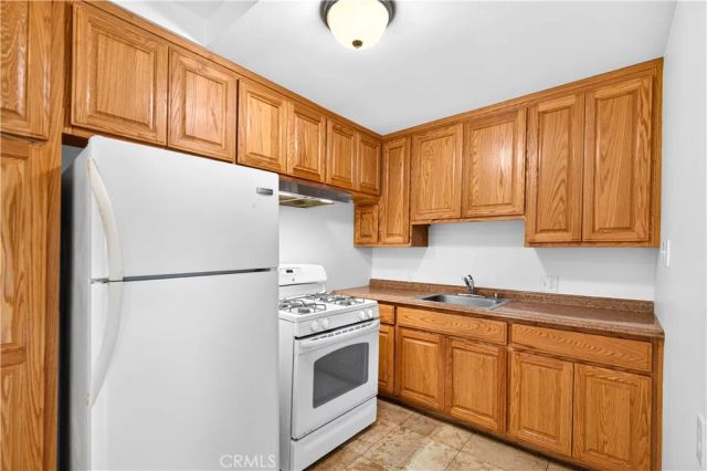 5923 Woodman Avenue, Valley Glen, CA 91401