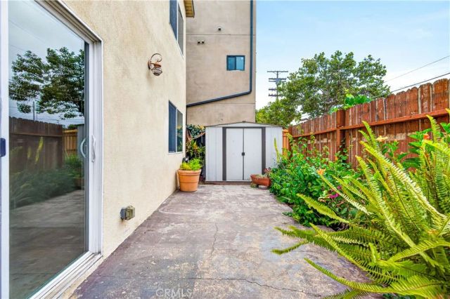 5923 Woodman Avenue, Valley Glen, CA 91401