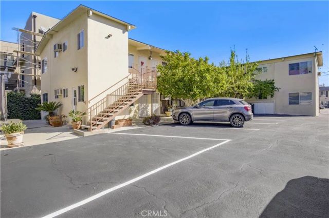 5923 Woodman Avenue, Valley Glen, CA 91401