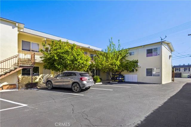 5923 Woodman Avenue, Valley Glen, CA 91401