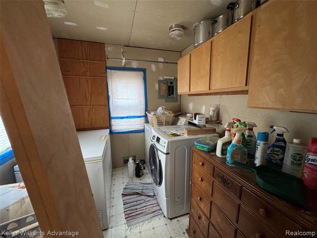 19730 Hilton Drive, Southfield, MI 48075