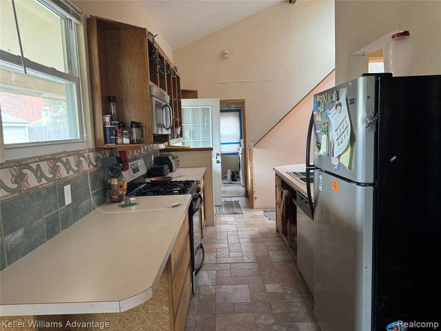 19730 Hilton Drive, Southfield, MI 48075