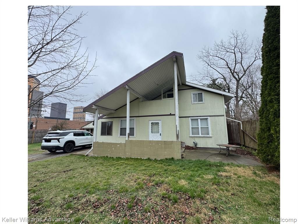 19730 Hilton Drive, Southfield, MI 48075