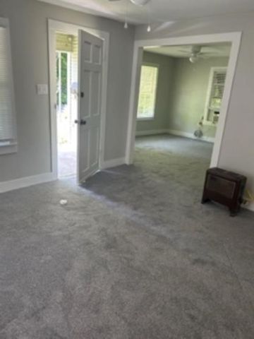 611 E 10th Street, Bonham, TX 75418