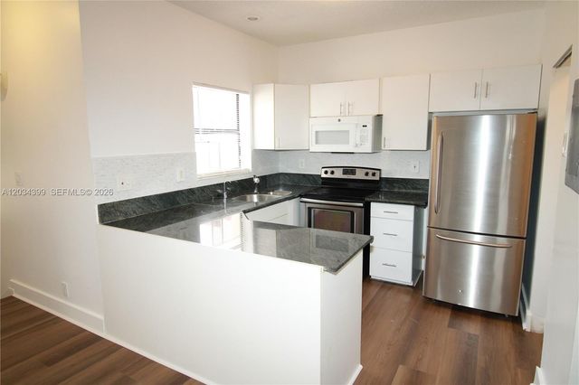 1423 Avon Lane 210, North Lauderdale, FL 33068