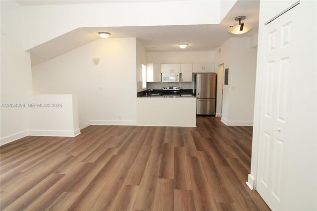 1423 Avon Lane 210, North Lauderdale, FL 33068