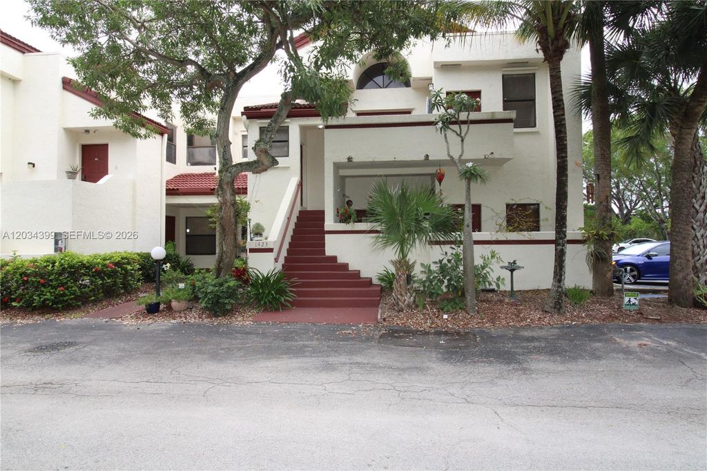 1423 Avon Lane 210, North Lauderdale, FL 33068