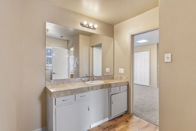 1200-A N North St, Kerrville, TX 78028