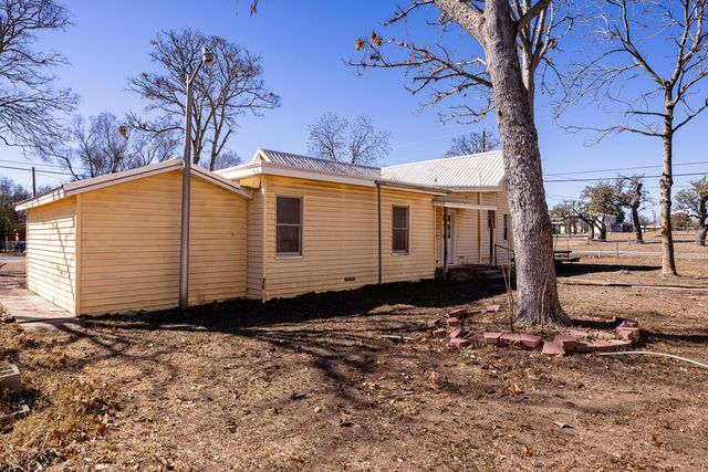 1200-A N North St, Kerrville, TX 78028