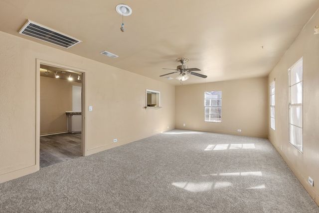 1200-A N North St, Kerrville, TX 78028