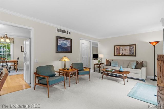 5539 Brompton Court, West Bloomfield, MI 48322