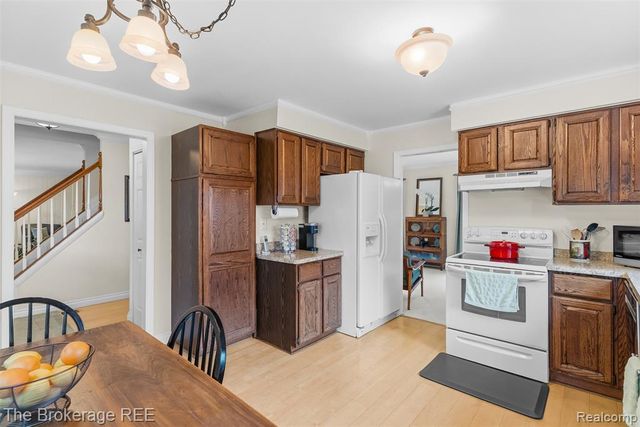 5539 Brompton Court, West Bloomfield, MI 48322