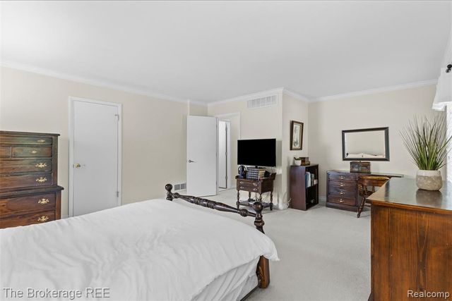 5539 Brompton Court, West Bloomfield, MI 48322