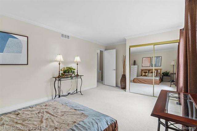 5539 Brompton Court, West Bloomfield, MI 48322