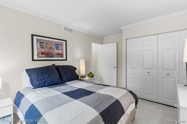 5539 Brompton Court, West Bloomfield, MI 48322