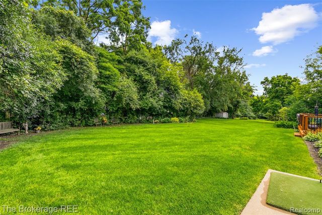 5539 Brompton Court, West Bloomfield, MI 48322