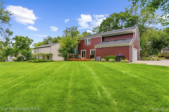 5539 Brompton Court, West Bloomfield, MI 48322