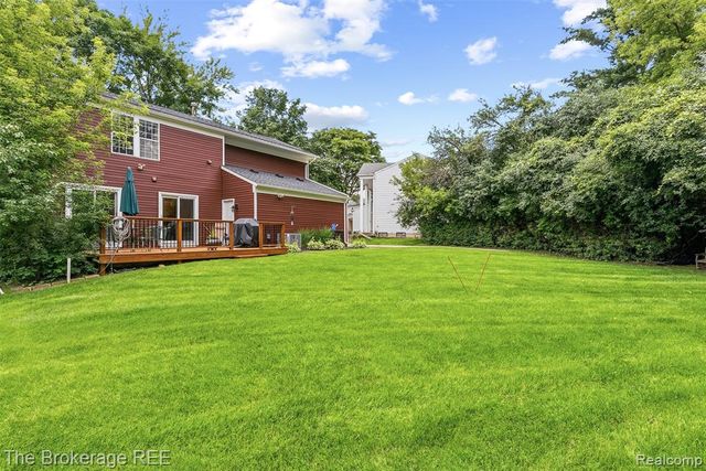 5539 Brompton Court, West Bloomfield, MI 48322