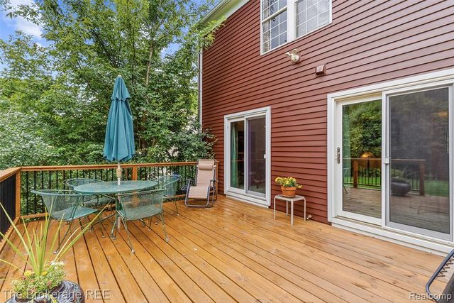 5539 Brompton Court, West Bloomfield, MI 48322