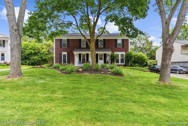 5539 Brompton Court, West Bloomfield, MI 48322