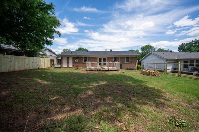 1906 Green Acres Road, Jacksonville, AR 72076