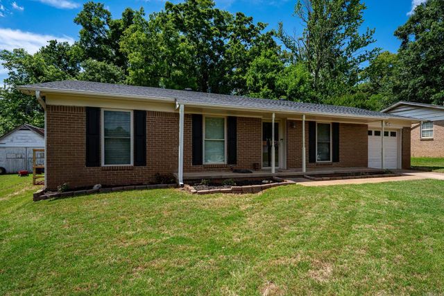 1906 Green Acres Road, Jacksonville, AR 72076