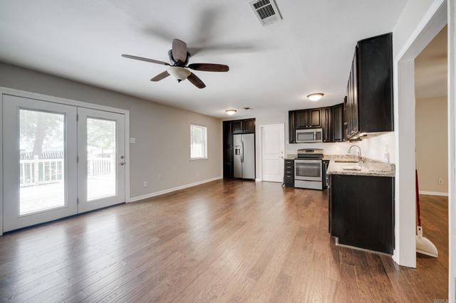1906 Green Acres Road, Jacksonville, AR 72076