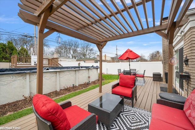 30840 Primrose Drive, Warren, MI 48088