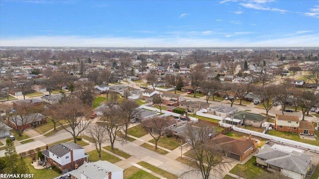 30840 Primrose Drive, Warren, MI 48088