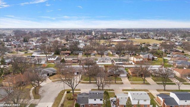 30840 Primrose Drive, Warren, MI 48088